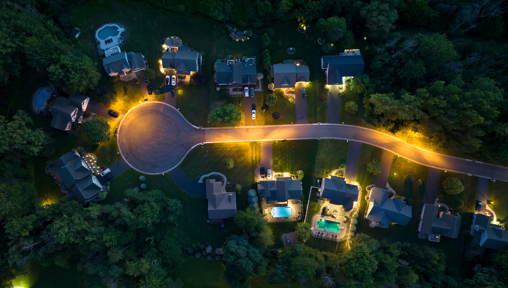 shutterstock_2407228345 (16x9)